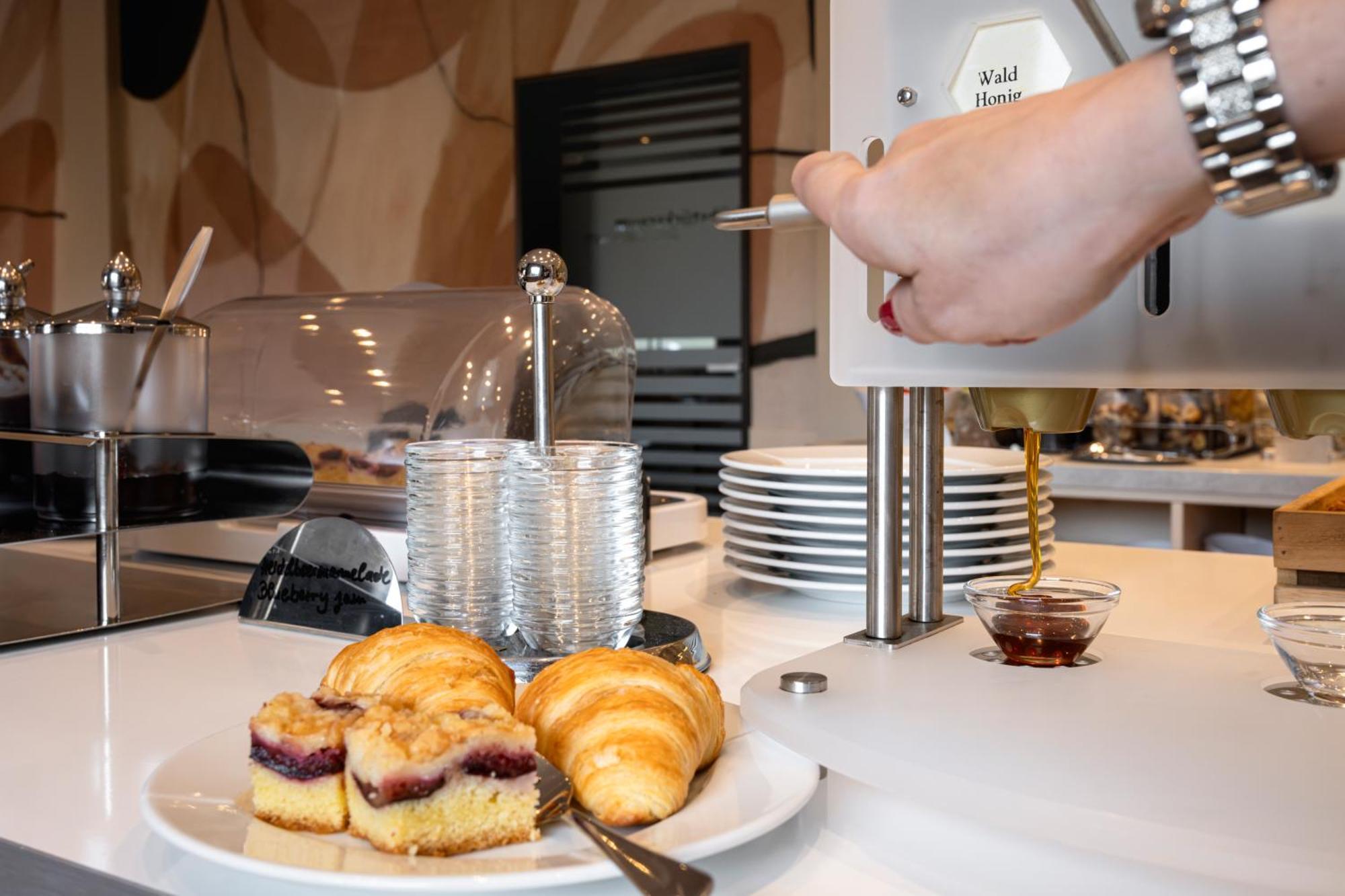 Hotel Astra Dusseldorf Luaran gambar