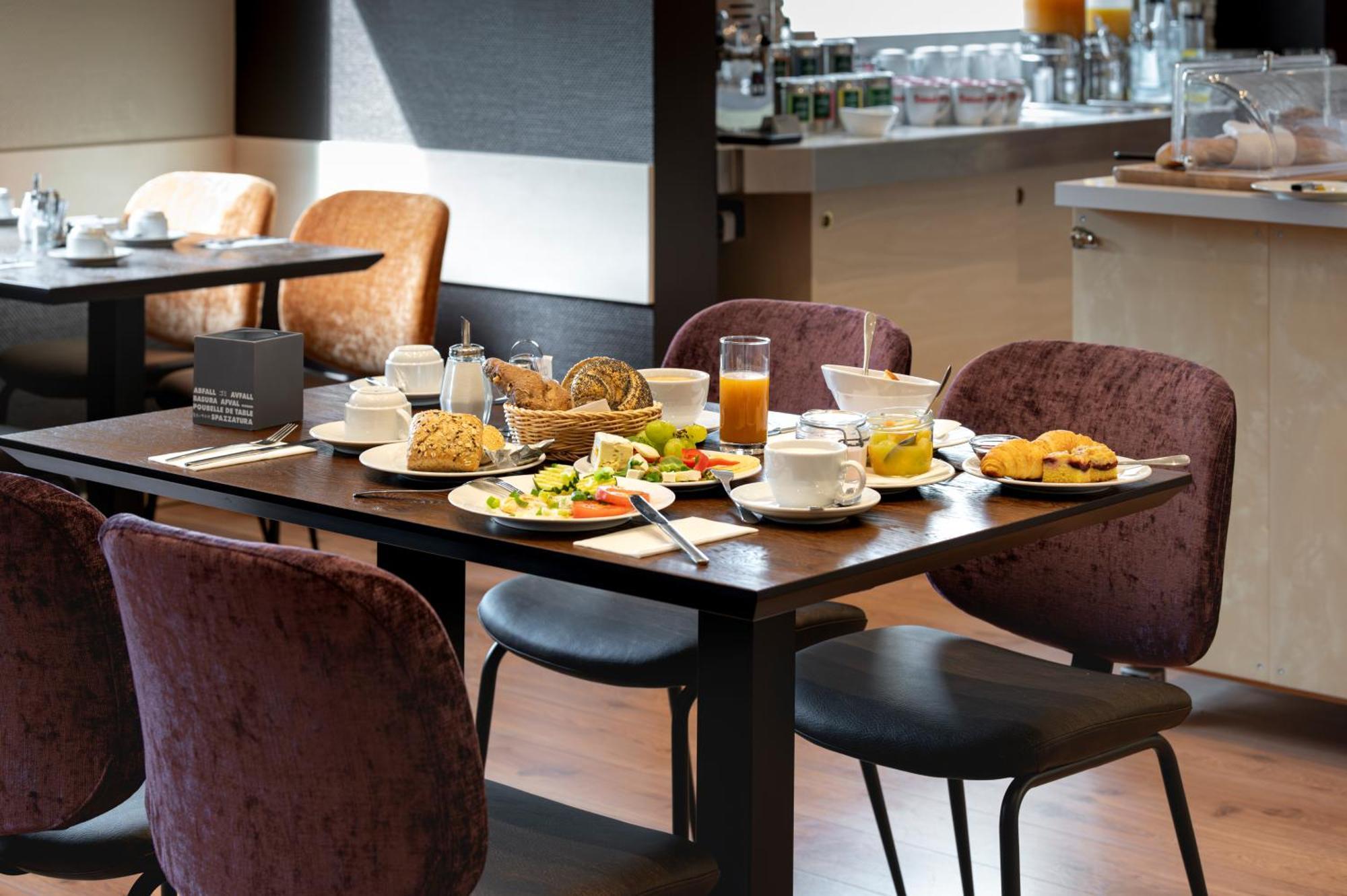 Hotel Astra Dusseldorf Luaran gambar