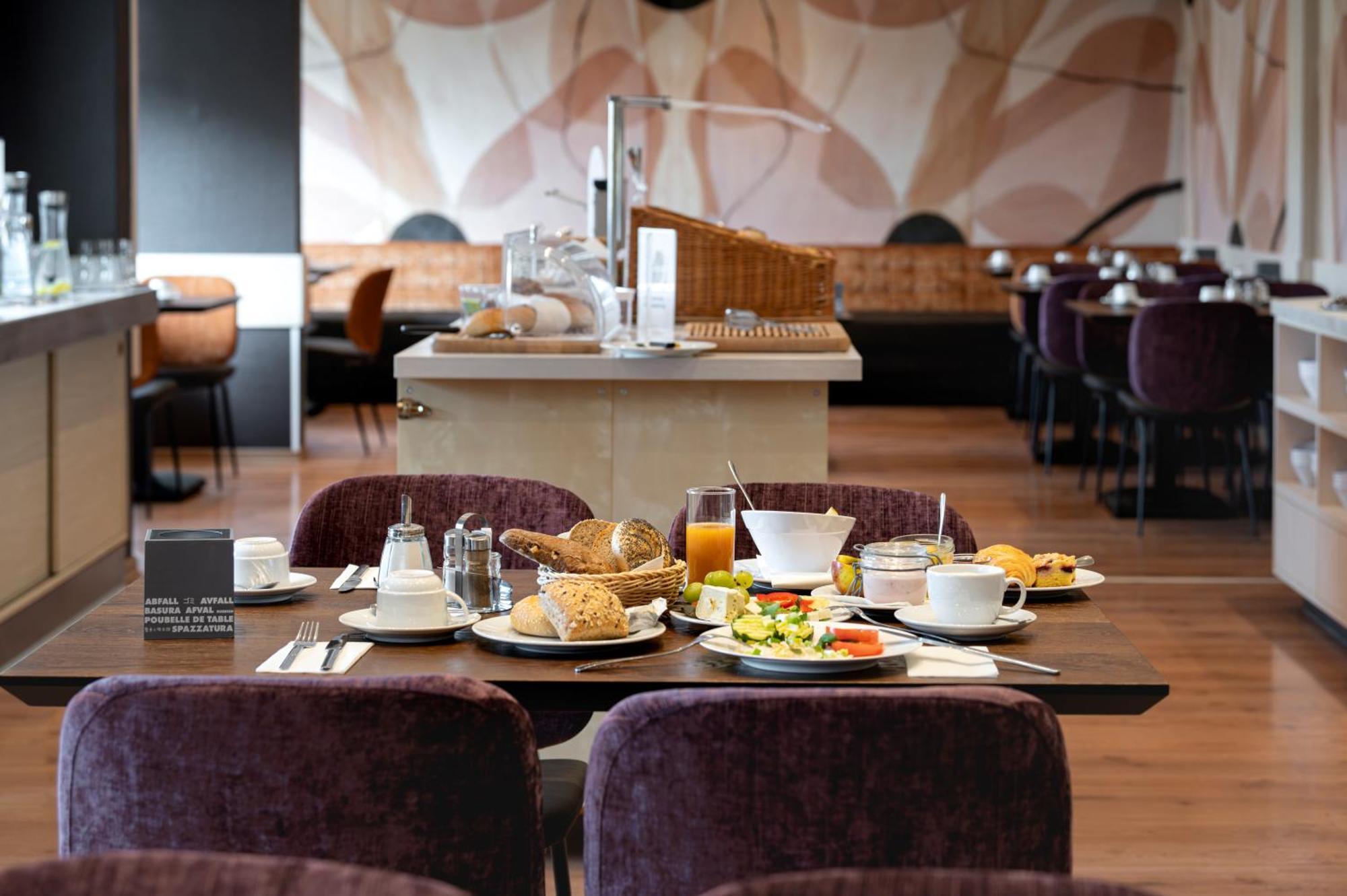 Hotel Astra Dusseldorf Luaran gambar