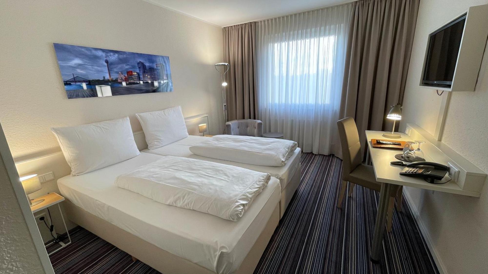 Hotel Astra Dusseldorf Luaran gambar