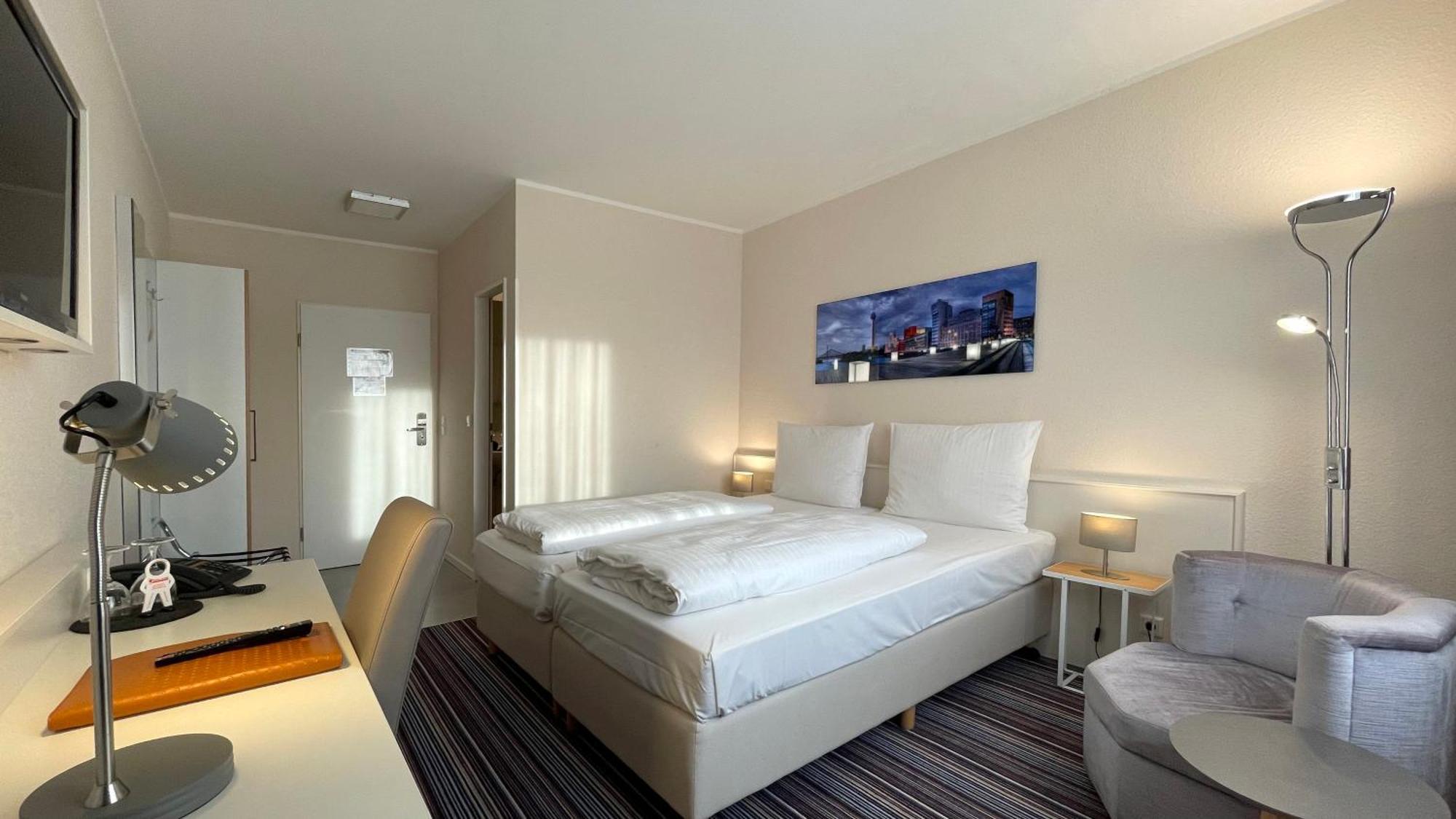 Hotel Astra Dusseldorf Luaran gambar