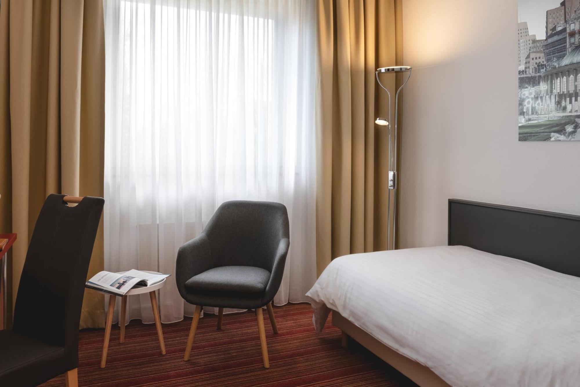 Hotel Astra Dusseldorf Luaran gambar